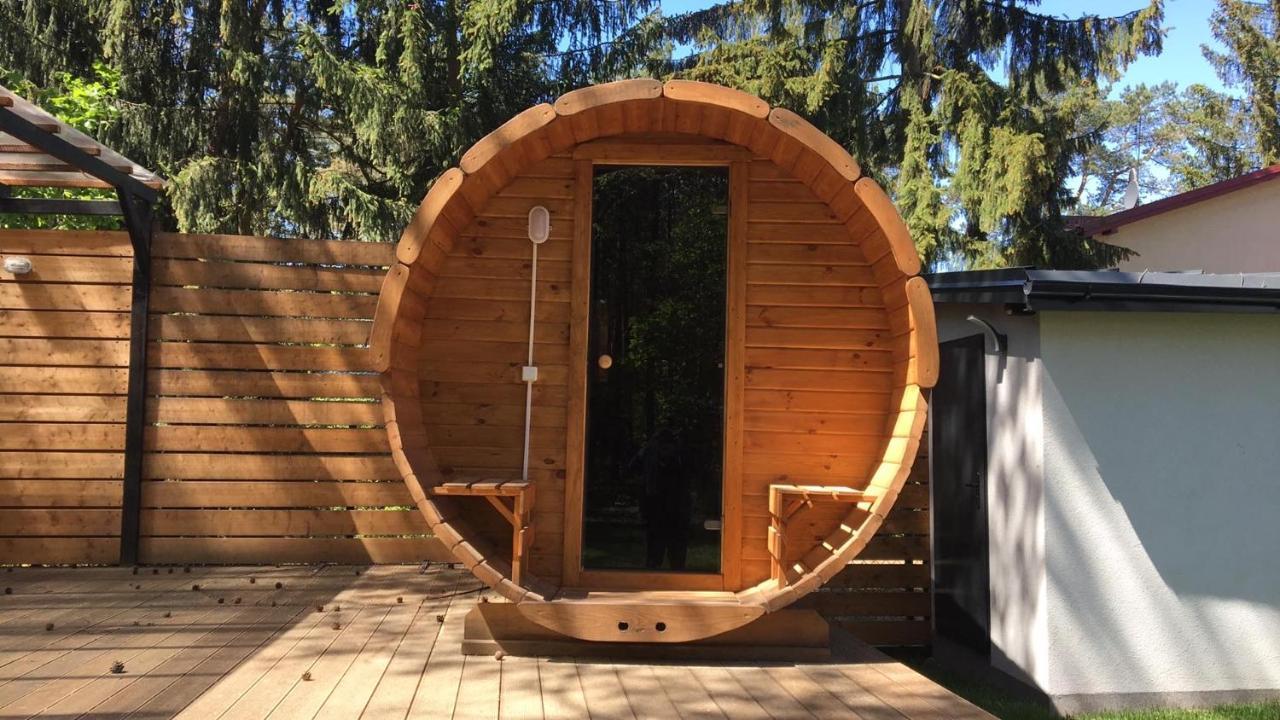 Luksusowy Apartament Pod Lasem, Otwock -Shared Garden, Sauna, Wood Hot Tub! Hot Tub Seasonal! מראה חיצוני תמונה
